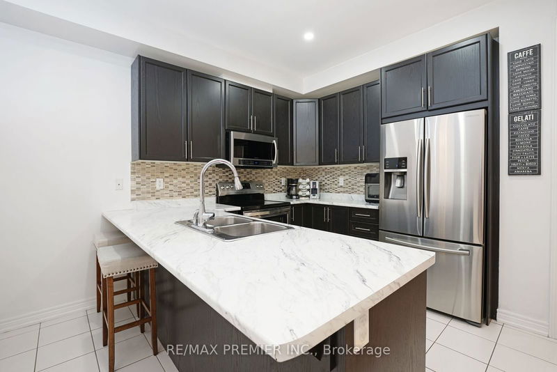 217 Barons St  Vaughan, L4H 3Z3 | Image 3