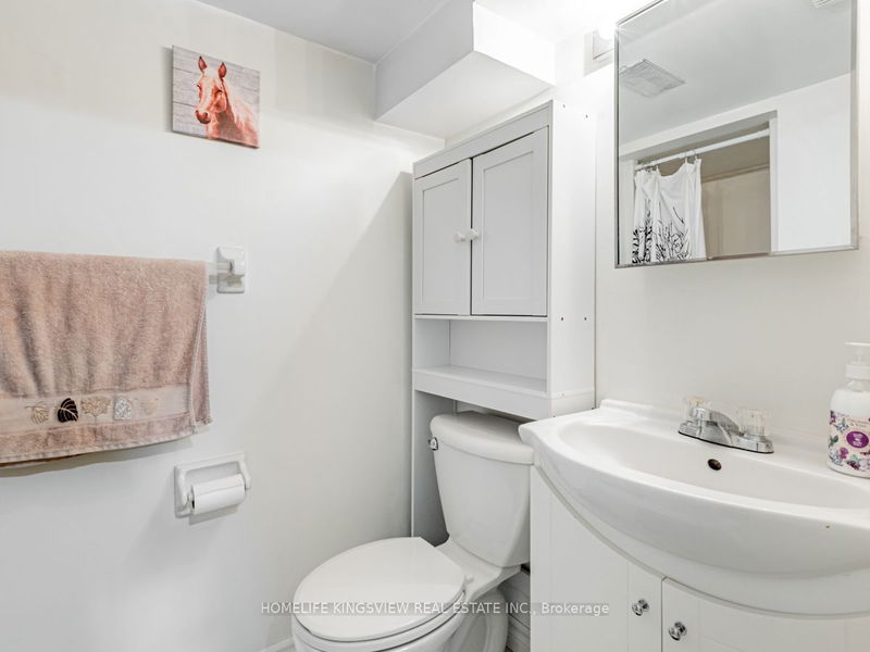  33 - 648 Gibney Cres  Newmarket, L3X 1Y1 | Image 25