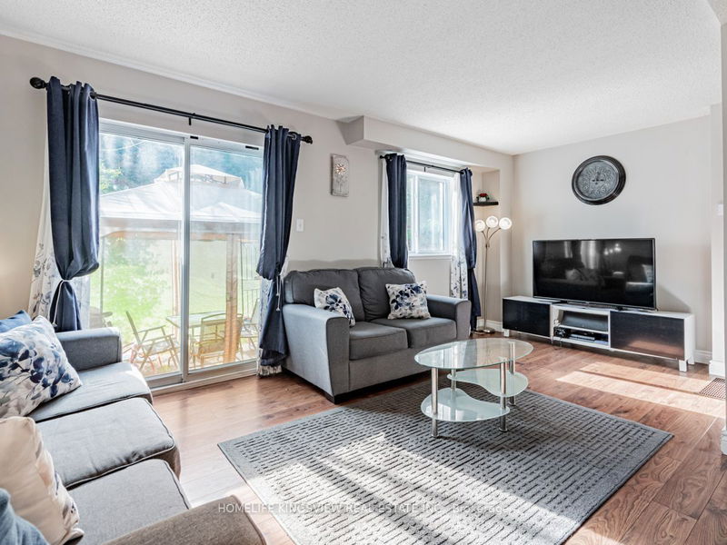  33 - 648 Gibney Cres  Newmarket, L3X 1Y1 | Image 5