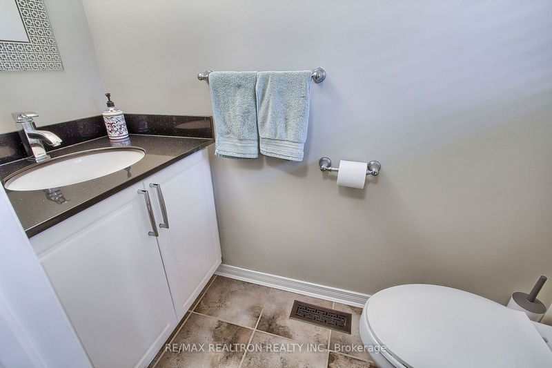 54 Crittenden Dr  Georgina, L4P 4E4 | Image 20