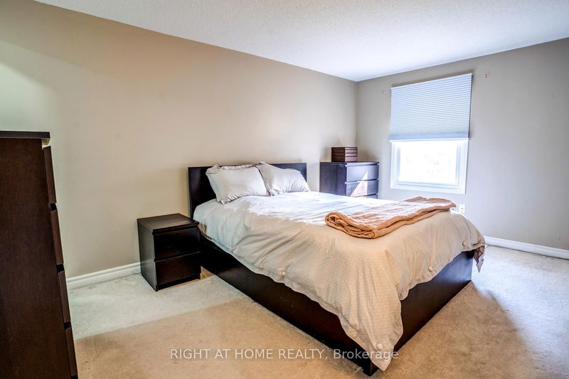 90 Ritva Crt  Richmond Hill, L4C 9R4 | Image 19