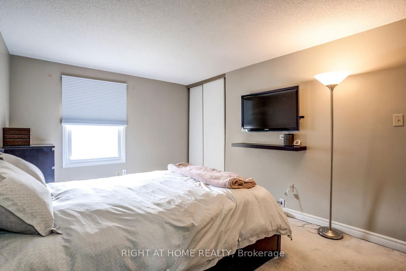 90 Ritva Crt  Richmond Hill, L4C 9R4 | Image 21