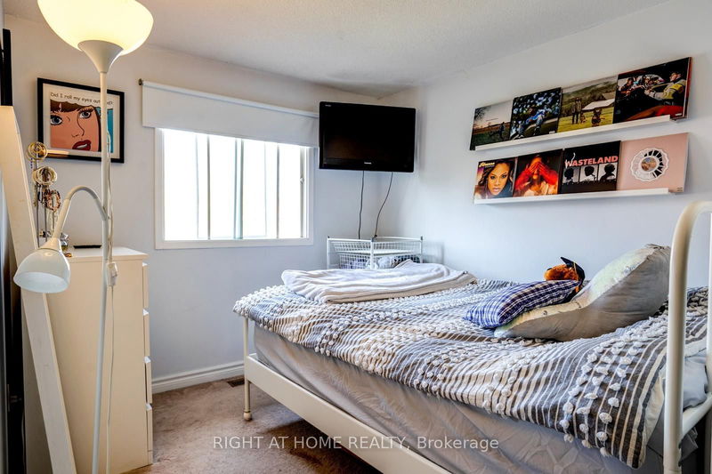 90 Ritva Crt  Richmond Hill, L4C 9R4 | Image 24