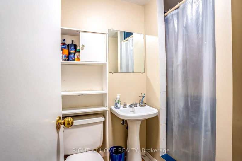 90 Ritva Crt  Richmond Hill, L4C 9R4 | Image 34