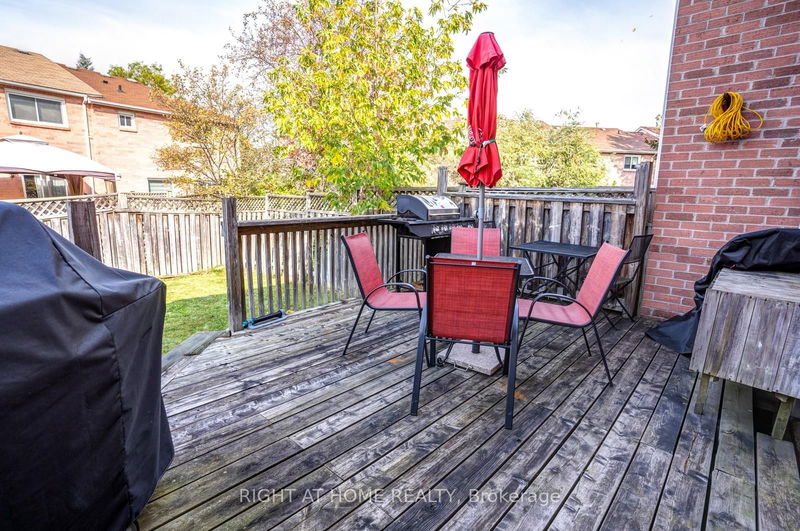 90 Ritva Crt  Richmond Hill, L4C 9R4 | Image 36