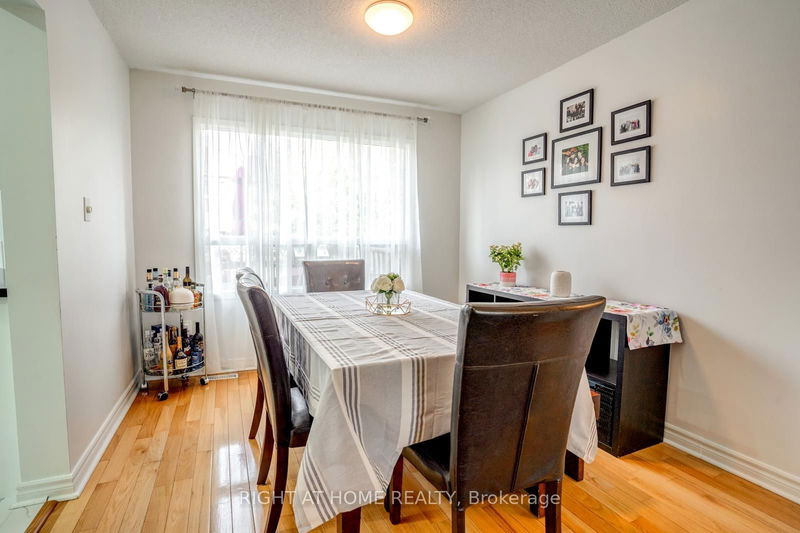 90 Ritva Crt  Richmond Hill, L4C 9R4 | Image 8