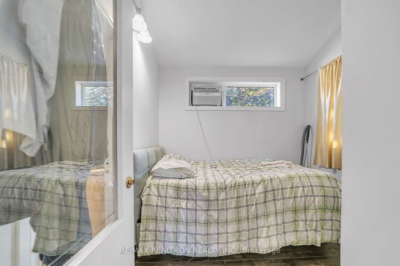 374 Borden Ave  Newmarket, L3Y 5B9 | Image 29