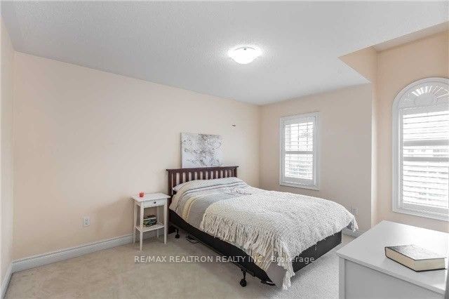 34 Magdalan Cres  Richmond Hill, L4E 0N5 | Image 1