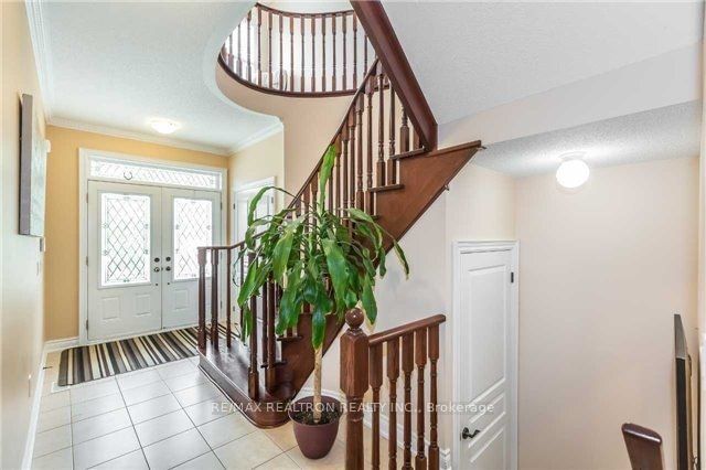 34 Magdalan Cres  Richmond Hill, L4E 0N5 | Image 8