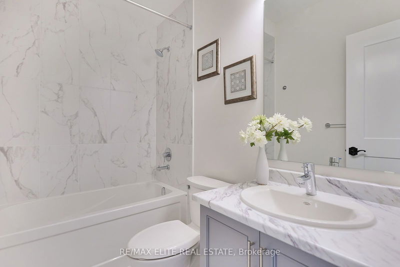 13 West Village Lane  Markham, L6C 1K4 | Image 21