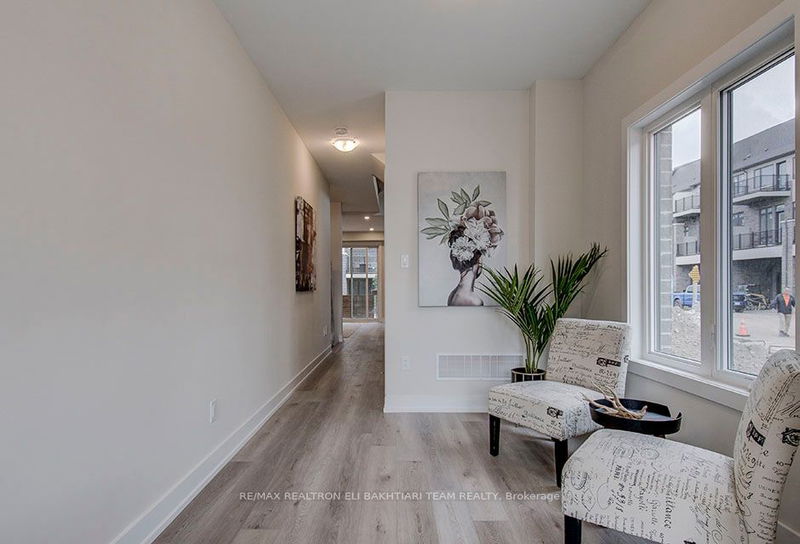 33 Seguin St  Richmond Hill, L4E 2X5 | Image 5