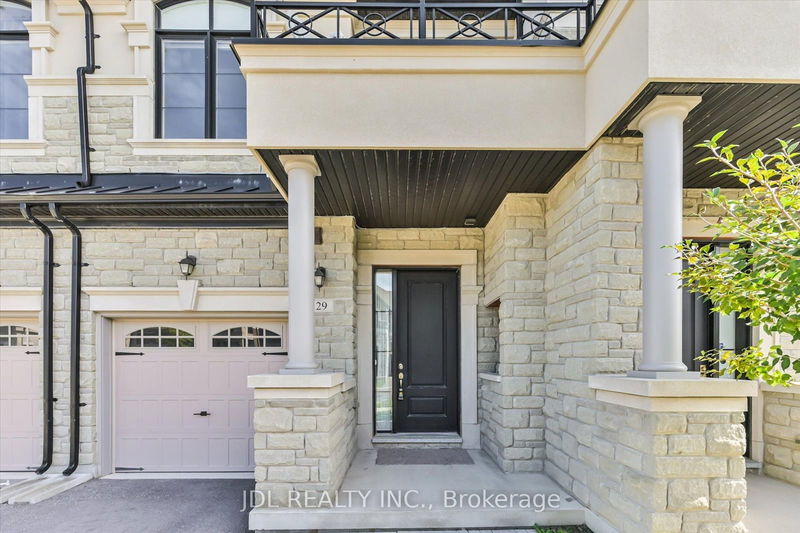 29 Mallery St  Richmond Hill, L4S 0H7 | Image 2