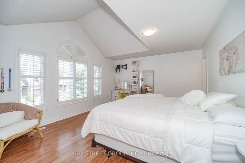 10 Morland Cres  Aurora, L4G 7Z2 | Image 19