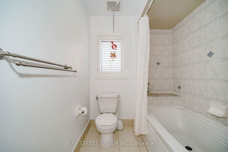 10 Morland Cres  Aurora, L4G 7Z2 | Image 23