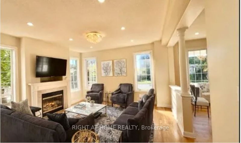 90 Adastra Cres  Markham, L6C 3C8 | Image 10