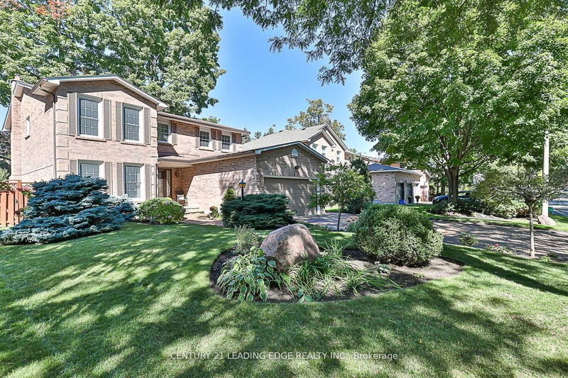 6 Coulson Crt  Markham, L3P 6G7 | Image 3