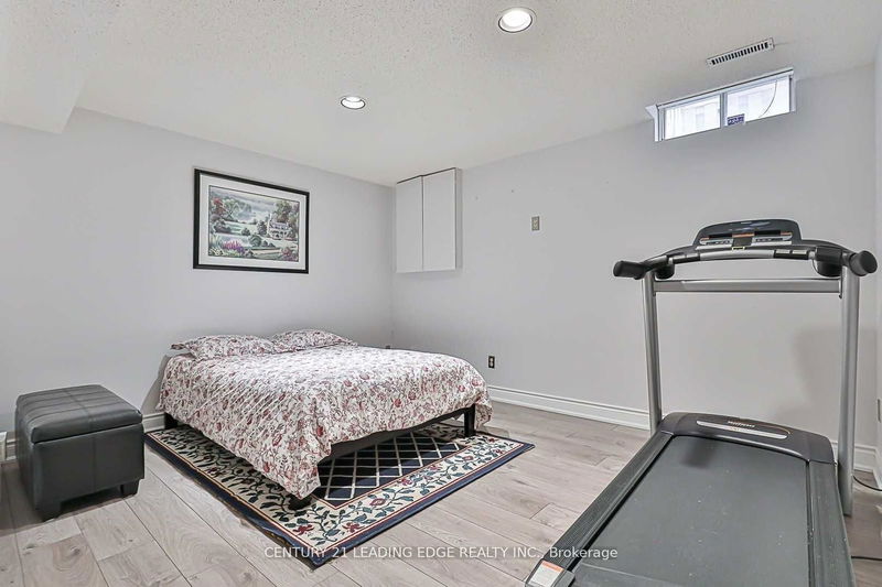 6 Coulson Crt  Markham, L3P 6G7 | Image 32