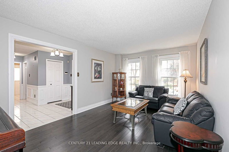 6 Coulson Crt  Markham, L3P 6G7 | Image 9