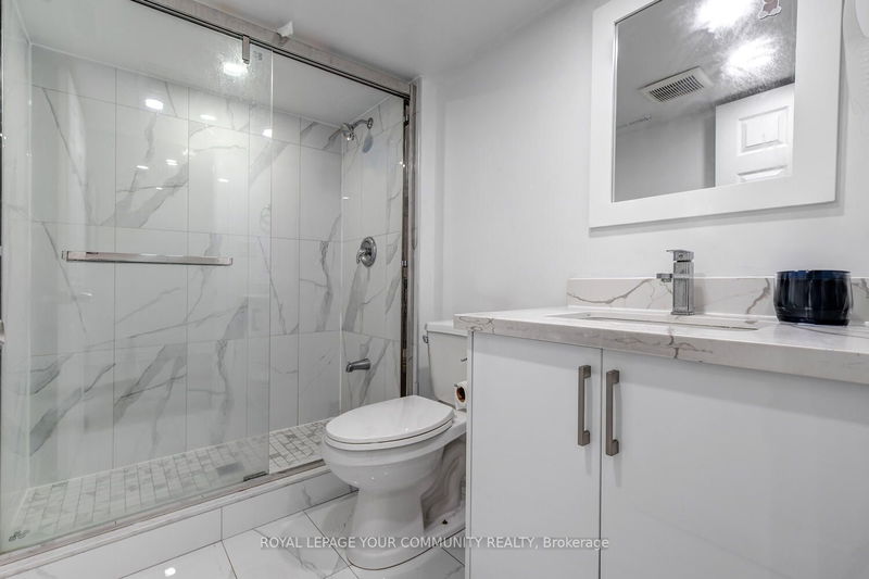 62 Laramie Cres  Vaughan, L6A 0P8 | Image 32