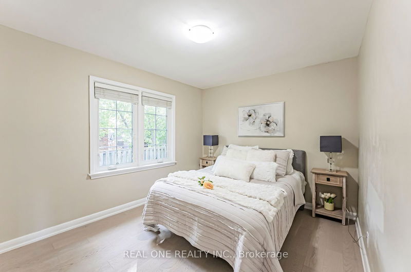 127 Cascade Circ  Richmond Hill, L4C 3H8 | Image 13