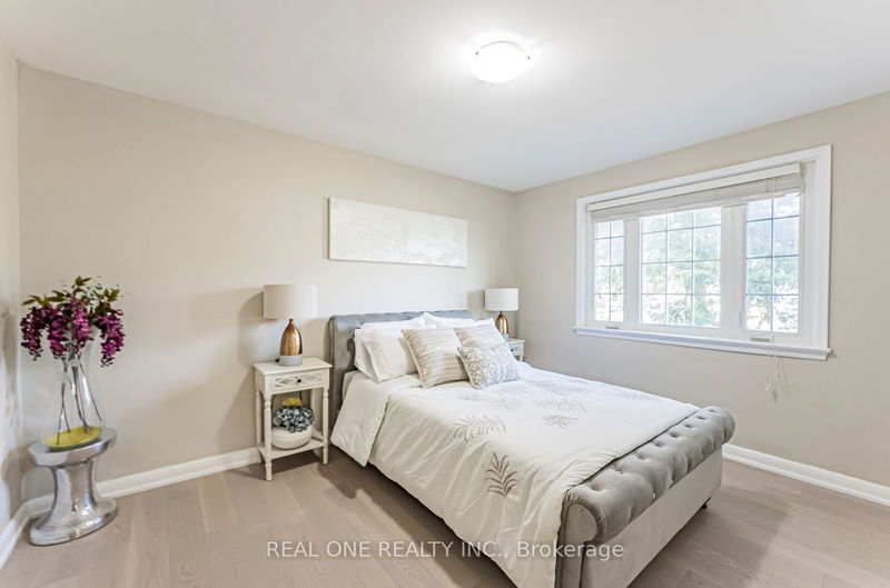 127 Cascade Circ  Richmond Hill, L4C 3H8 | Image 15