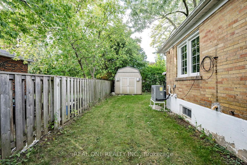 127 Cascade Circ  Richmond Hill, L4C 3H8 | Image 37