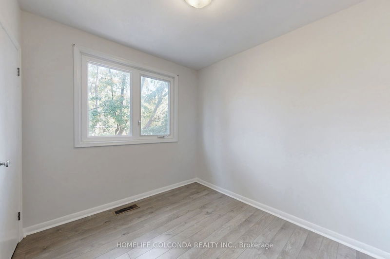 330 Neal Dr  Richmond Hill, L4C 3L5 | Image 13