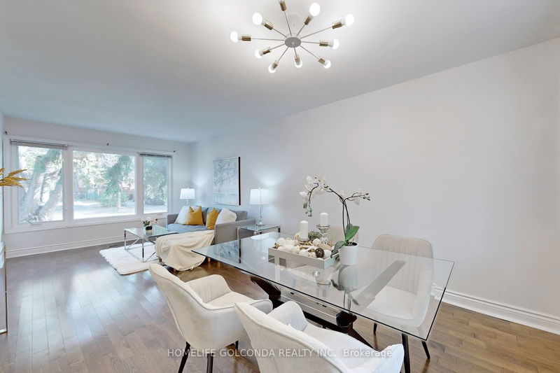 330 Neal Dr  Richmond Hill, L4C 3L5 | Image 5