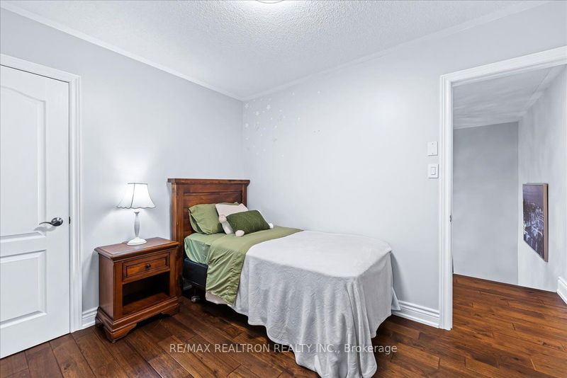 760 Colter St  Newmarket, L3X 2V4 | Image 22