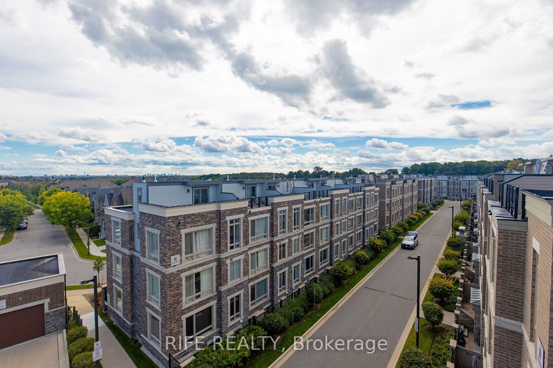  604 - 50 Dunsheath Way  Markham, L6B 0A2 | Image 4