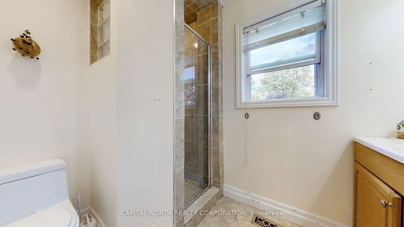 103 Ruggles Ave  Richmond Hill, L4C 1Y1 | Image 25