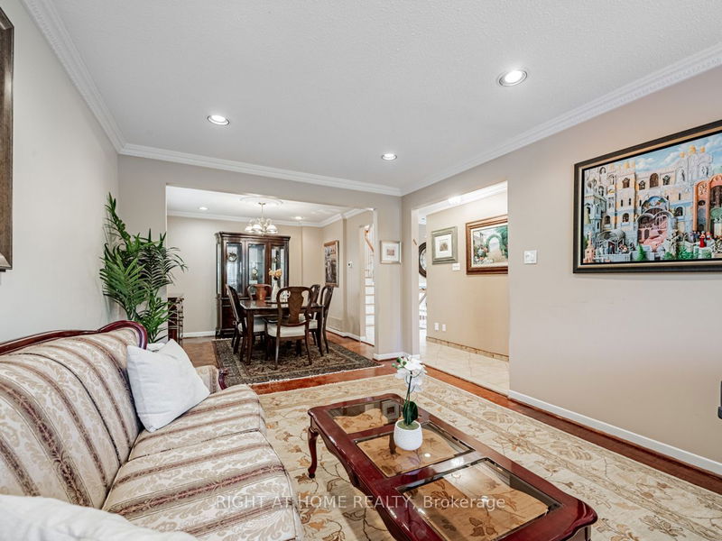 198 Stephen St  Richmond Hill, L4C 5P1 | Image 6