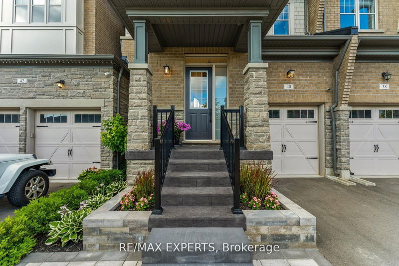 40 Tatton Crt  King, L7B 0C3 | Image 2