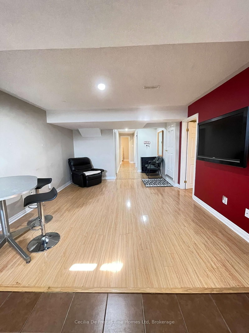 Bsmt - 294 Wildberry Cres, Vaughan, L4H 2H6 | Image 3