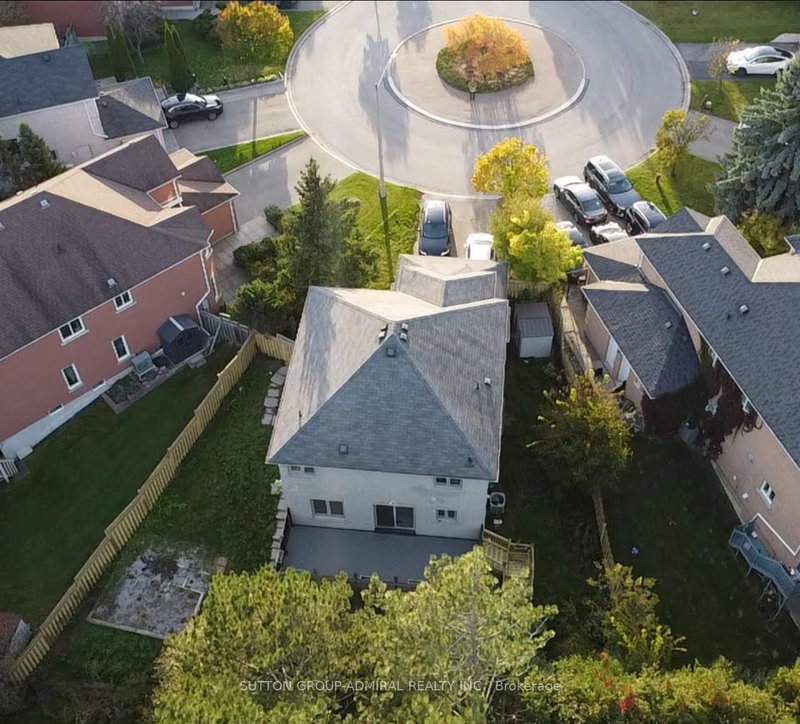 25 Ennis Crt, Richmond Hill, L4S 1B3 | Image 3