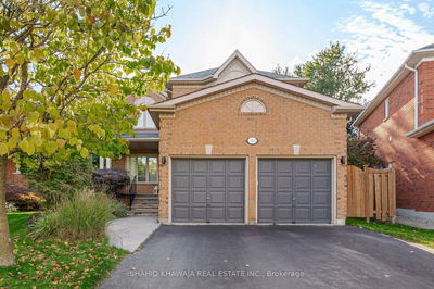 180 Bothwell Cres  Newmarket, L3X 2K4 | Image 1