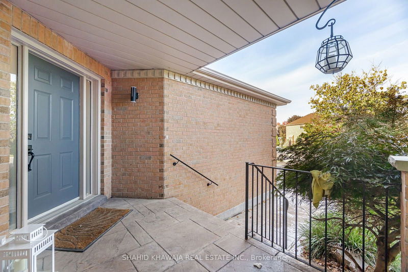 180 Bothwell Cres  Newmarket, L3X 2K4 | Image 3