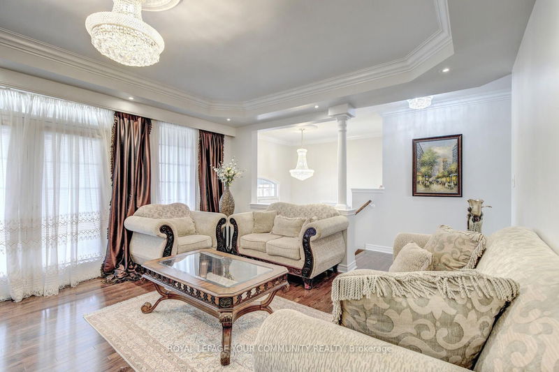 110 Muret Cres  Vaughan, L6A 4H4 | Image 12