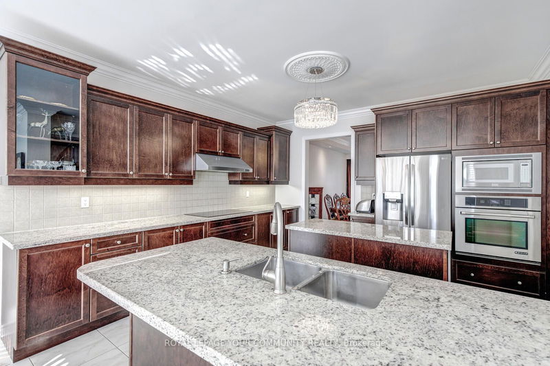 110 Muret Cres  Vaughan, L6A 4H4 | Image 3