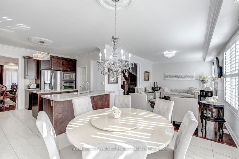 110 Muret Cres  Vaughan, L6A 4H4 | Image 4