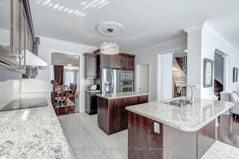 110 Muret Cres  Vaughan, L6A 4H4 | Image 9