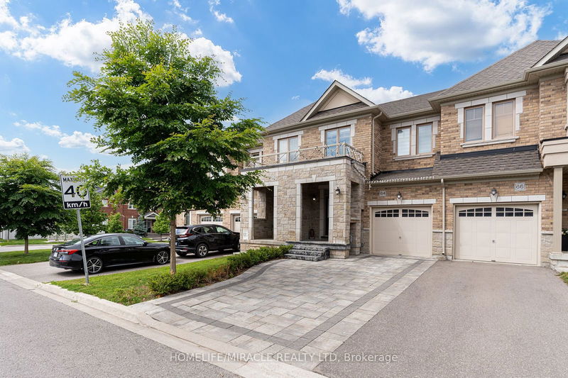 64 Fortis Cres  Bradford West Gwillimbury, L3Z 0W2 | Image 1