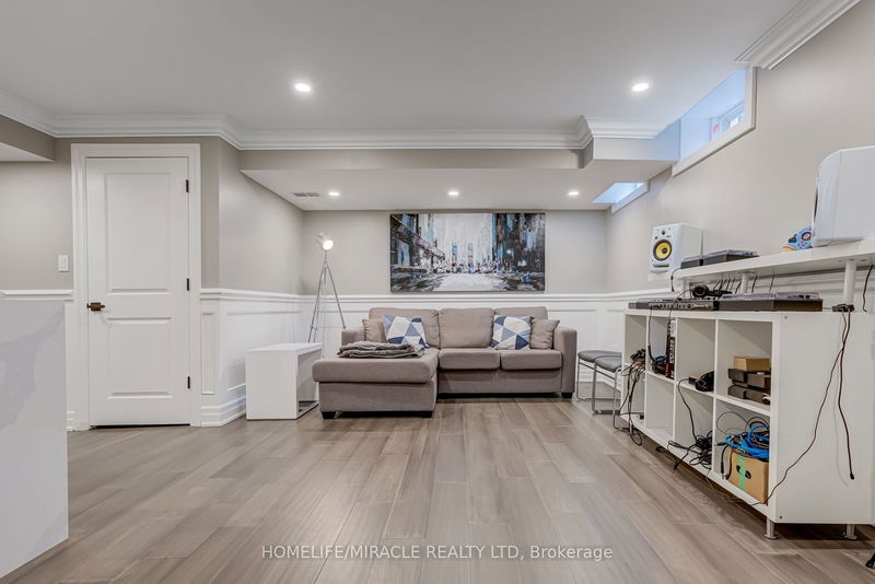 64 Fortis Cres  Bradford West Gwillimbury, L3Z 0W2 | Image 29