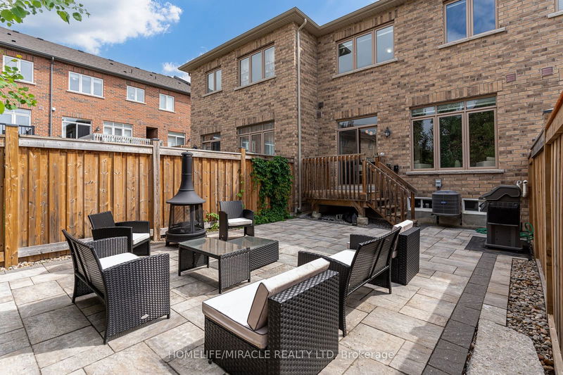 64 Fortis Cres  Bradford West Gwillimbury, L3Z 0W2 | Image 35