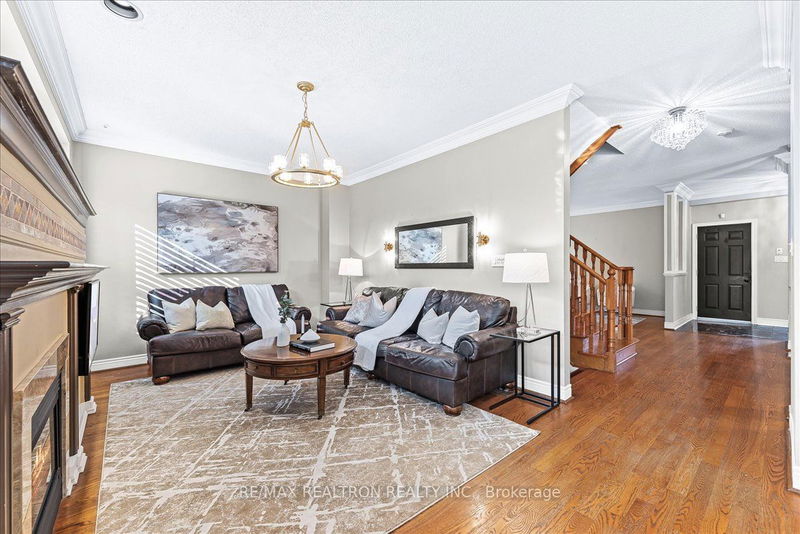 94 Raintree Cres  Richmond Hill, L4E 3Y8 | Image 17