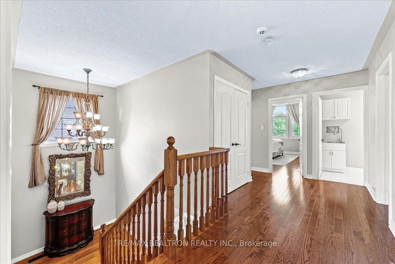 94 Raintree Cres  Richmond Hill, L4E 3Y8 | Image 26