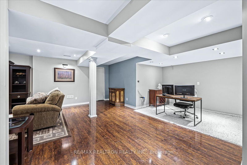 94 Raintree Cres  Richmond Hill, L4E 3Y8 | Image 32