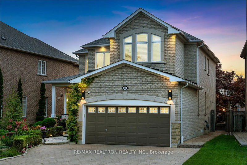 94 Raintree Cres  Richmond Hill, L4E 3Y8 | Image 4