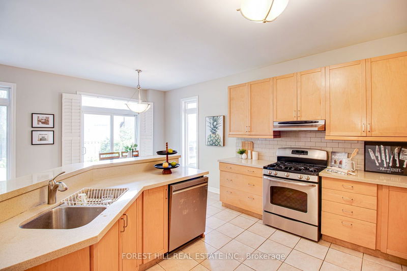 78 Chardonnay Dr  Vaughan, L4J 8S4 | Image 11