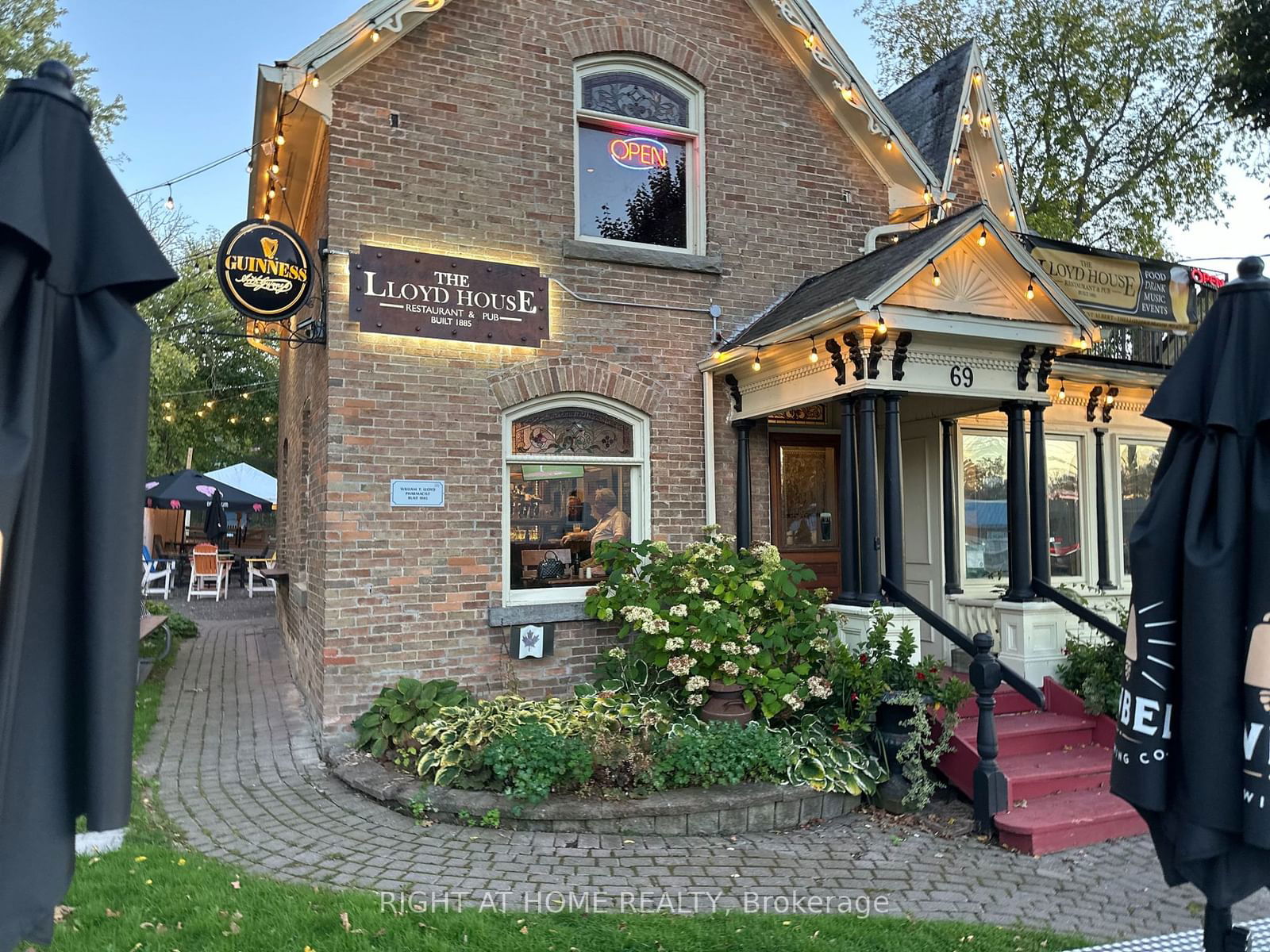 Building at 69 Main Street, East Gwillimbury, Mt Albert